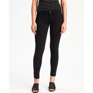 AMERICAN EAGLE Black Jegging